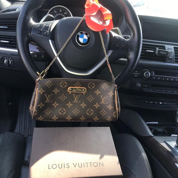 Louis Vuitton Handbags - 🎀FINAL PRICE🎀LOUIS VUITTON EVA MONOGRAM PURSE🎀